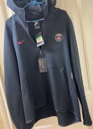 Buy official psg training kit including polo shirts, tracksuits, jackets, training shirts, hats, scarves, bags and more at uksoccershop. Nike Paris Saint Germain Psg Tech Fleece Training Jacket Black M Ah5204 010 For Sale Online Ebay