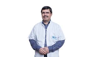 Un desprendimiento de retina se trata de una separación de la retina neurosensorial (capa interna de la retina) del epitelio pigmentario (capa externa si no se trata, el desprendimiento de retina acaba provocando pérdida funcional total del ojo (ceguera) por lo que requiere una intervención inmediata. Clinica Retina