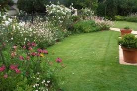 Most impressionist painters would have surely fallen for it! Cottage Gardens Australia Google Search Garden Services Garden Styles Cottage Garden Plants