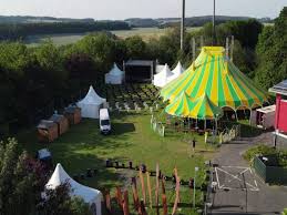 Buchen sie diese bildungsstätte für bis zu 29 personen in der region westerwald, rheinland pfalz! 35 Jahre Haus Felsenkeller Dreimonatiges Kulturprogramm Startet Ak Kurier De