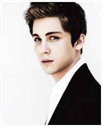 Who S Your Celebrity Boyfriend Logan Lerman Shirtless Logan Lerman Celebrities