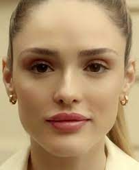 Hadaway indicts this country's misguided preoccupation with being first, scrutinizing america's twisted values via the… Datei Arezzo Zzfun Por Isabelle Drummond 01 Jpg Wikipedia