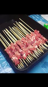 Preparation Arrosticini Ou Brochettes Des Abbruzzes Arrosticini Abbruzzes Italianfood Agne Recettes De Cuisine Recette Cuisine Italienne Cuisine Italienne