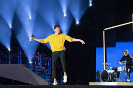The return of the eurovision song contest this year will usher in the great tradition of former participants joining the festivities from their own nations. Albert Cerny Von Lake Malawi Nimmt An Der Polnischen Vorentscheidung Teil Esc Kompakt
