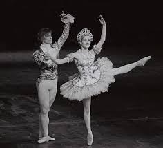 Tbt Rudolf Nureyev And Merle Park In The Nutcracker Grand Pas 1968 Rudolf Nureyev Nureyev Margot Fonteyn