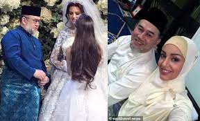 Oksana diketahui lebih muda 24 tahun dari sultan. Former Miss Moscow Converts To Islam To Marry Malaysian King