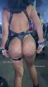 @d_n_a_model_s video Tweet