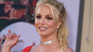 A few days after the breakup, Britney Spears starts a new flirtation