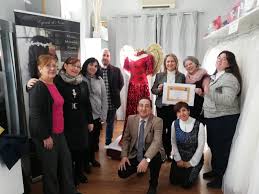 Desde 1989 recibiendo la magia de vuestras ilusiones!!❣. Flor De Romero El Perfumista Y Capricho De Novia Los Mejores Escaparates Navidenos De Alcala De Henares Noticias De Alcala De Henares E Informacion Multimedia 24 Horas Al Dia