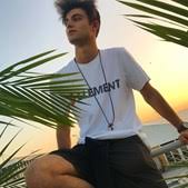 If playback doesn't begin shortly, try restarting your device. Youtuber Portugues Roubado Nos Estados Unidos Famosos Correio Da Manha