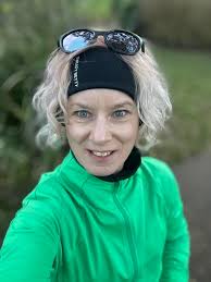 2 days, 2 easy runs and so different in feeling😁. I had a very nice run  yesterday and very tough one today. I felt tired since I woke up today😂  with very