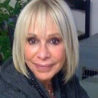 Terri Simon's Instagram, Twitter & Facebook