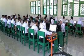 Rabu (29/7/2020), sebanyak 54 kepala sekolah swasta yang tergabung dalam musyawarah kerja kepala sekolah (mkks) smp swasta kota padang mengadu ke dprd kota padang. Hasil Un 2019 Ini 10 Smp Negeri Dan Swasta Terbaik Di Banten Halaman All Kompas Com