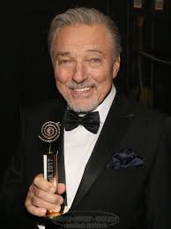 MODERÁTOR si pred KARLOM GOTTOM (†80) stiahol nohavice: Dôvod vás PREKVAPÍ