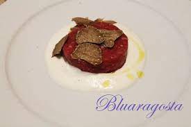 Procedimento della ricetta focaccia con carne cruda e tartufo. Tartare Di Carne Piemontese Con Tartufo E Crema Di Burrata Bluaragosta