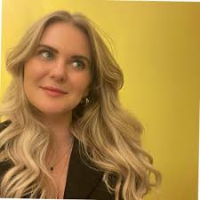 OH WE'RE SOOO BACK (or whatever Gen Z say) I've rejoined LADbible Group as  a Freelance Account Director until the end of Q4. Excited to be back 🔥 🤳 