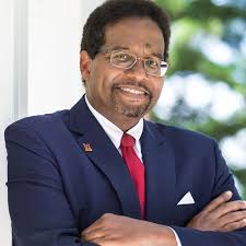 Students from the department's ENAE283 course, Introduction to Aerospace  Systems, along with Senior Lecturer Dr. Mary Bowden, recently had the  opportunity to visit the Smithsonian's Udvar-Hazy Air & Space Museum  (@airandspacemuseum). ⁠ ⁠