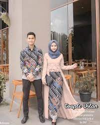 Baju couple kemeja batik kebaya peplum organza brokat baby pink baju couple pesta kebaya mewah brokat payet transparan soft grey.baju kebaya couple tunangana atau sebagai outfit kondangan andalan serta acara lainnya. Trend Modern Model Baju Batik Couple Sarimbit Kombinasi Brokat Untuk Pesta Kondangan Terbaru Model Pakaian Muslim Gaya Busana Model Pakaian