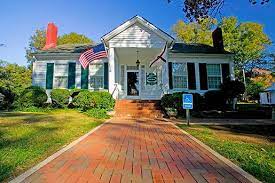 Tuscumbia (al) has many attractions to explore with its fascinating past, intriguing present and exciting future. Tuscumbia Visit Florence