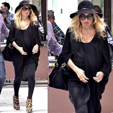20 Heavily Pregnant Celebrities In High Heels Pregnant Celebrities Rachel Zoe Pregnant Rachel Zoe