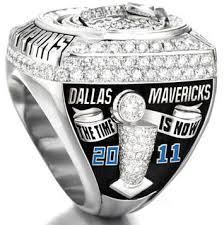 Jeder ring ist einzigartig, und es wird kleine unterschiede in der erscheinung geben. Dallas Mavericks Get Two Championship Rings