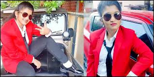 Bigg Boss Sandy S Wife Gives Him Tough Fight With Rocking Dance Moves Video News Indiaglitz Com Sandy powell was born on april 7, 1960 in wandsworth, london, england as sandra jane powell.