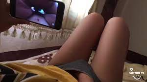Thai ผัวนอนอยู่ข้างๆ แต่แอบดูหนังโป๊แล้วช่วยตัวเอง Masturbate - Pornhub.com