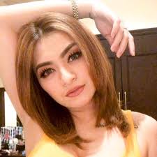 Kabarnya, beredar sebuah video 20 detik soal nathalia holscher. Nathalie Holscher On Twitter Newprofilepic
