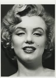 Marilyn at the Beverly Carlton Hotel by Philippe Halsman : r/MarilynMonroe