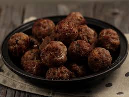 Chiftele din carne de porc, cat de minunat va suna acest preparat cu gust de copilarie? Pin On Mancare