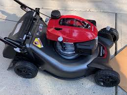 The hrx has a convenient rear discharge door that improves maneuverability, eliminating the need for a separate discharge chute attachment. Shop Honda Lawnmowers Hrn216pka At Honda East Inc
