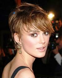 This hairstyle is just the right length so as to aptly round off the angular appearance of your face. Square Faces With Short Hair Hairstyles Cool