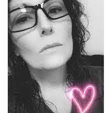 Jane Manzi's Instagram, Twitter & Facebook