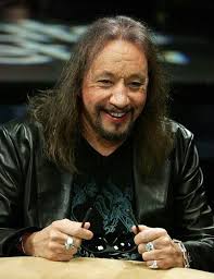 ዘነ LOVE LOVEGUN GUN rock steady THE ONLY ALBUM to PUT ON YOUR REVOLVER Also  available