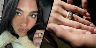 Selena Gomez Wedding Ring Selena Gomez Ring Value Of Marquise Cut Diamonds  Why Selena Gomez