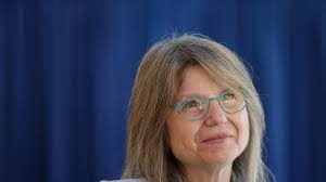 Topsfield woman who taught deaf children mourned; died Monday when she was  pinned by car