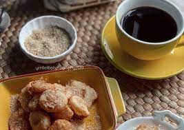 Gaulkan tepung bersama serbuk rempah kari, serbuk cili, serbuk jintan manis, serbuk jintan putih dan bahan tumbuk. Resipi Kuih Tepung Bunga Oleh Dapurcomel Yanti Cookpad