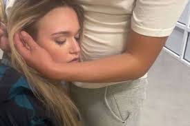 Kim Sankey's Instagram, Twitter & Facebook