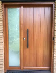 Porte En Bois A Dakar Senegal Decoration Menuiserie Sensys Afric Porte Bois Porte En Bois Idee Entree Maison