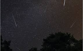 Meteorów, zwanych potocznie spadającymi gwiazdami, można jednak wypatrywać już wcześniej. Jx2iohergjqxam