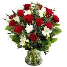 Send valentine's flowers delivery and gifts to show how much you care on this romantic holiday, from red roses floral heart project. Flowers For Valentine S Day Romantic Bouquets With Euroflorist