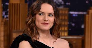 Episode vii the force awakens. Daisy Ridley Isn T Ruling Out Playing Rey Again In 30 Years