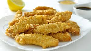 Șnițelele se rumenesc pe ambele părți în ulei încins până devin crocante la exterior. Pui Shanghai Pui Chinezesc Jamilacuisine Youtube