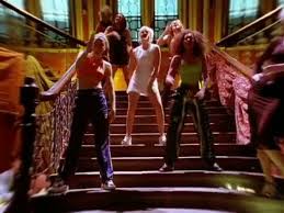 Étant le premier single des spice girls, wannabe a été crédité comme celui qui a catapulter le groupe à la célébrité mondiale 6, déclenchant alors la « spice mania », un véritable phénomène de société mondial, équivalent à. Spice Girls Wannabe Video Dailymotion