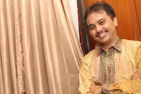 Melihat banyaknya masyarakat yang meminta saya memberikan pemaparan terhadap hasil riset saya, maka untuk itulah blog ini saya bangun. Inilah Alasan Mengapa Roy Suryo Punya Gelar Kebangsawanan Dari Puro Pakualaman Yogyakarta Semua Halaman Intisari