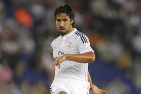 Sami khedira (born 4 april 1987) is a german footballer who plays as a central defensive midfielder for german club hertha bsc. Real Madrid Da Ist Etwas In Seinen Augen Sami Khedira Packt Uber Mourinho Treffen Aus