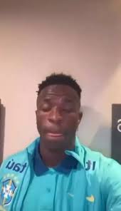 Gostaríamos de agradecer a todos que estão compartilhando e marcando,  agradecer especialmente o jogador Thiago Heleno do Athlético Paranaense que  conseguiu chegar no Vini JR @vinijr e enviar esse ...