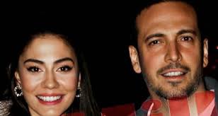 Tatil fotoğraflarıyla yaz aylarının en çok konuşulan isimlerinden olan demet özdemir, geçtiğimiz aylarda oğuzhan koç, birlikte görüntülenmiş ama aşk yaşadıklarına dair iddiaları yalanlamışlardı. The Love Of The Year Demet Ozdemir And Oguzhan Koc Appeared For The First Time