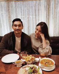 Pemilik nama lengkap enzy storia leovarisa adalah salah satu artis multitalenta tanah air. Jarang Terekspos Ini 10 Potret Romantis Enzy Storia Dan Pacar