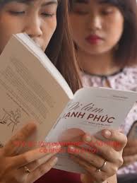 Ngày 26.10 vừa qua, Maggie đã phối hợp cùng @bloombooks.camhungsong tổ chức  buổi ra mắt sách "Đi làm hạnh phúc". Dự kiến lúc đầu là 20 khách thôi nhưng  cuối cùng tới 65 khách đến! Quá hạnh phúc luôn! ...